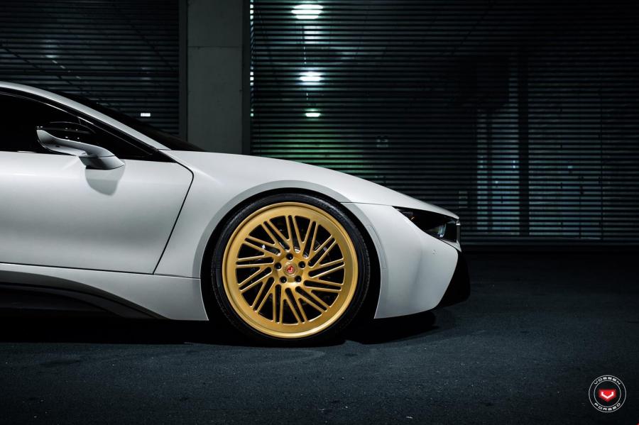Детали экстерьера BMW i8 on Vossen Wheels (LC-105T) 2016 года  (фото 9 из 9)
